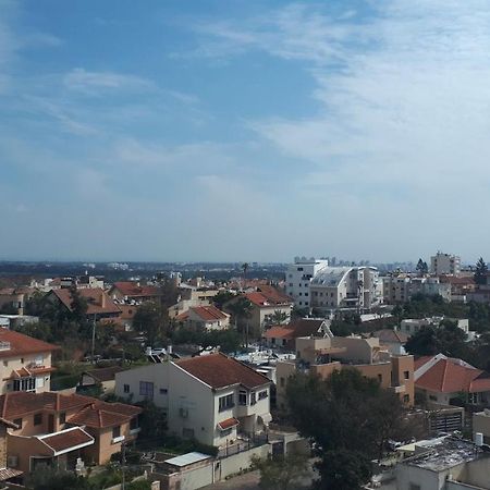 סטודיו חדש ויפה עם נוף לים Apartment Netanya Bagian luar foto