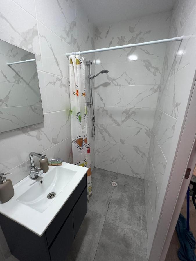 סטודיו חדש ויפה עם נוף לים Apartment Netanya Bagian luar foto
