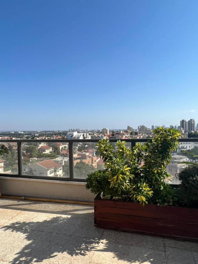 סטודיו חדש ויפה עם נוף לים Apartment Netanya Bagian luar foto