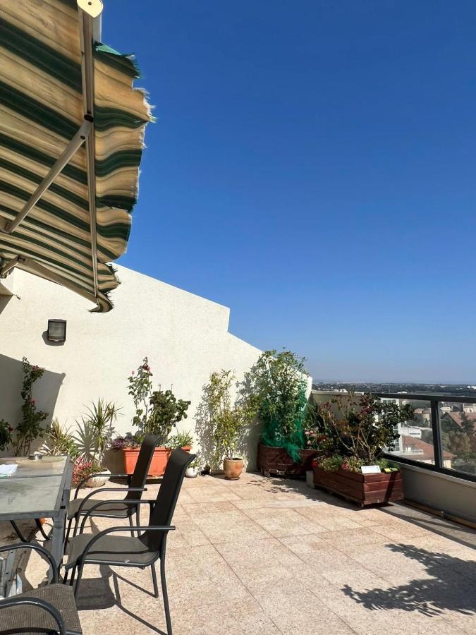 סטודיו חדש ויפה עם נוף לים Apartment Netanya Bagian luar foto